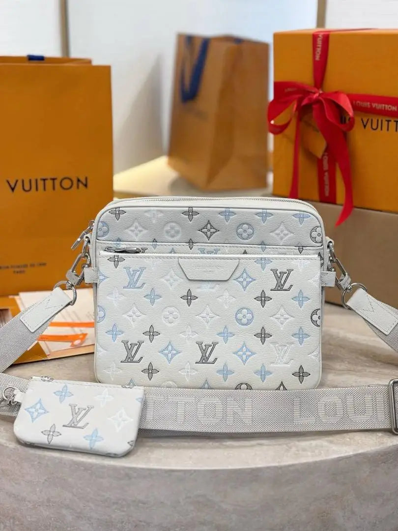 Louiiss_Vuittion Trio Messenger Monogram Shadow calfskin leather