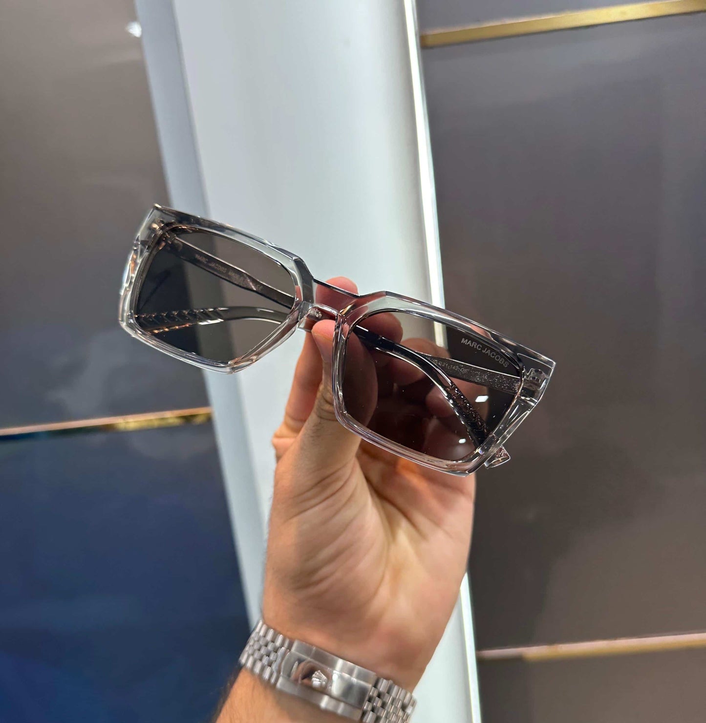 Matc Jacobs Grey Brown Premium Shade 6008