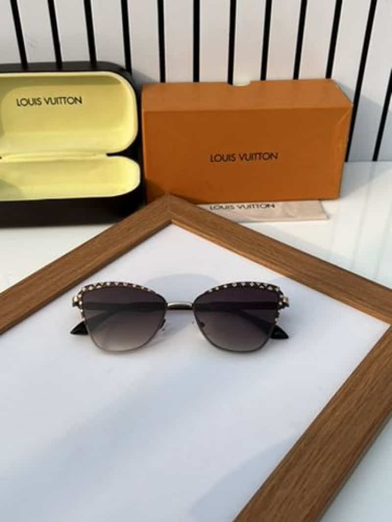 louis vuitton 2596 gold brown