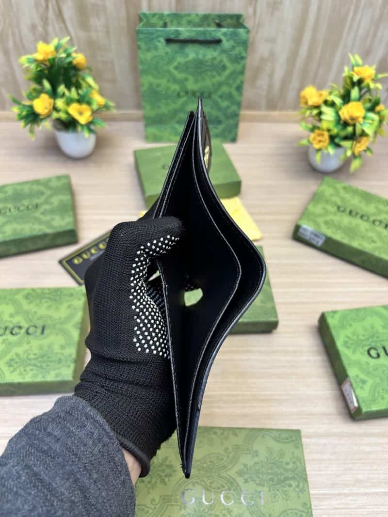GUCCI_WALLET_V660