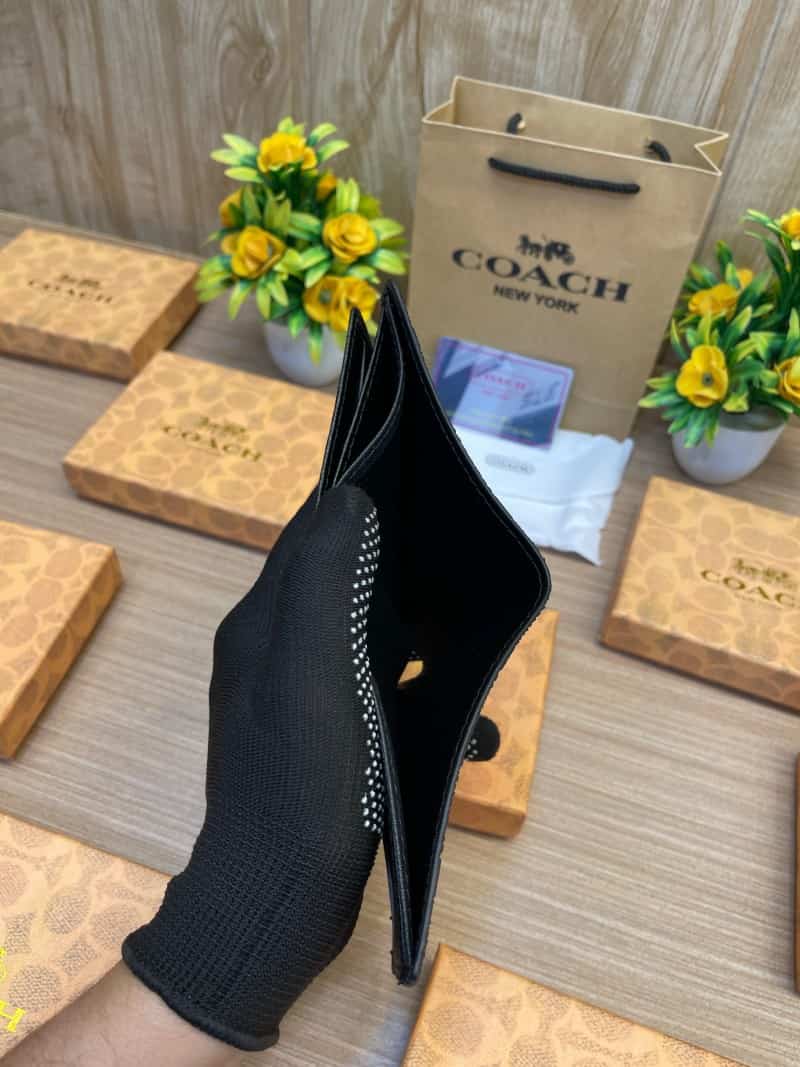 COACH_WALLET_V631