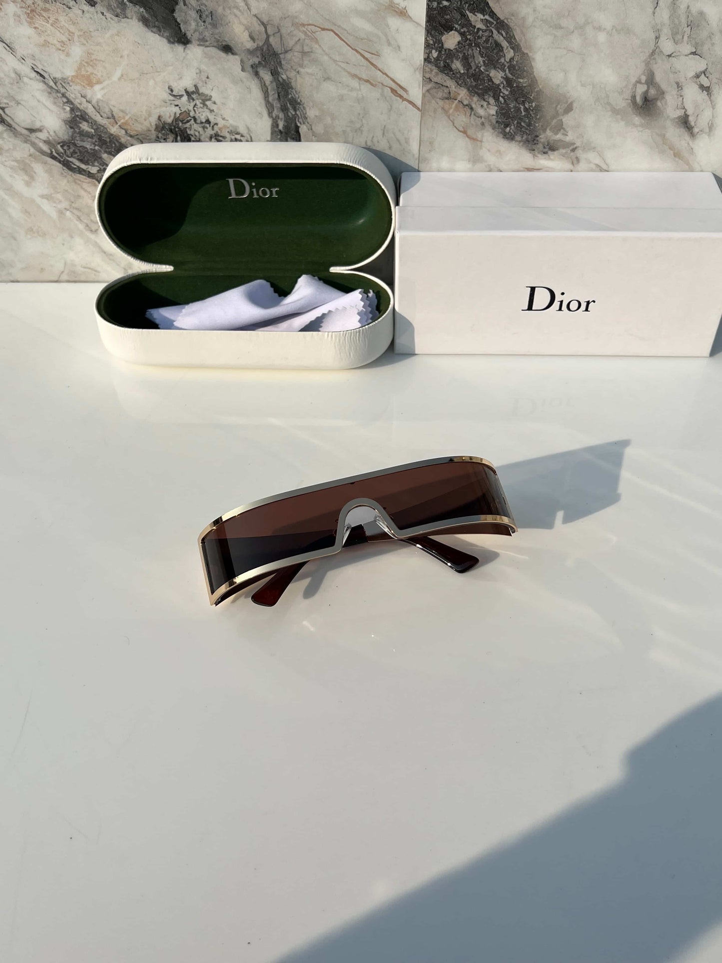 DIOr_9094_gold_brown