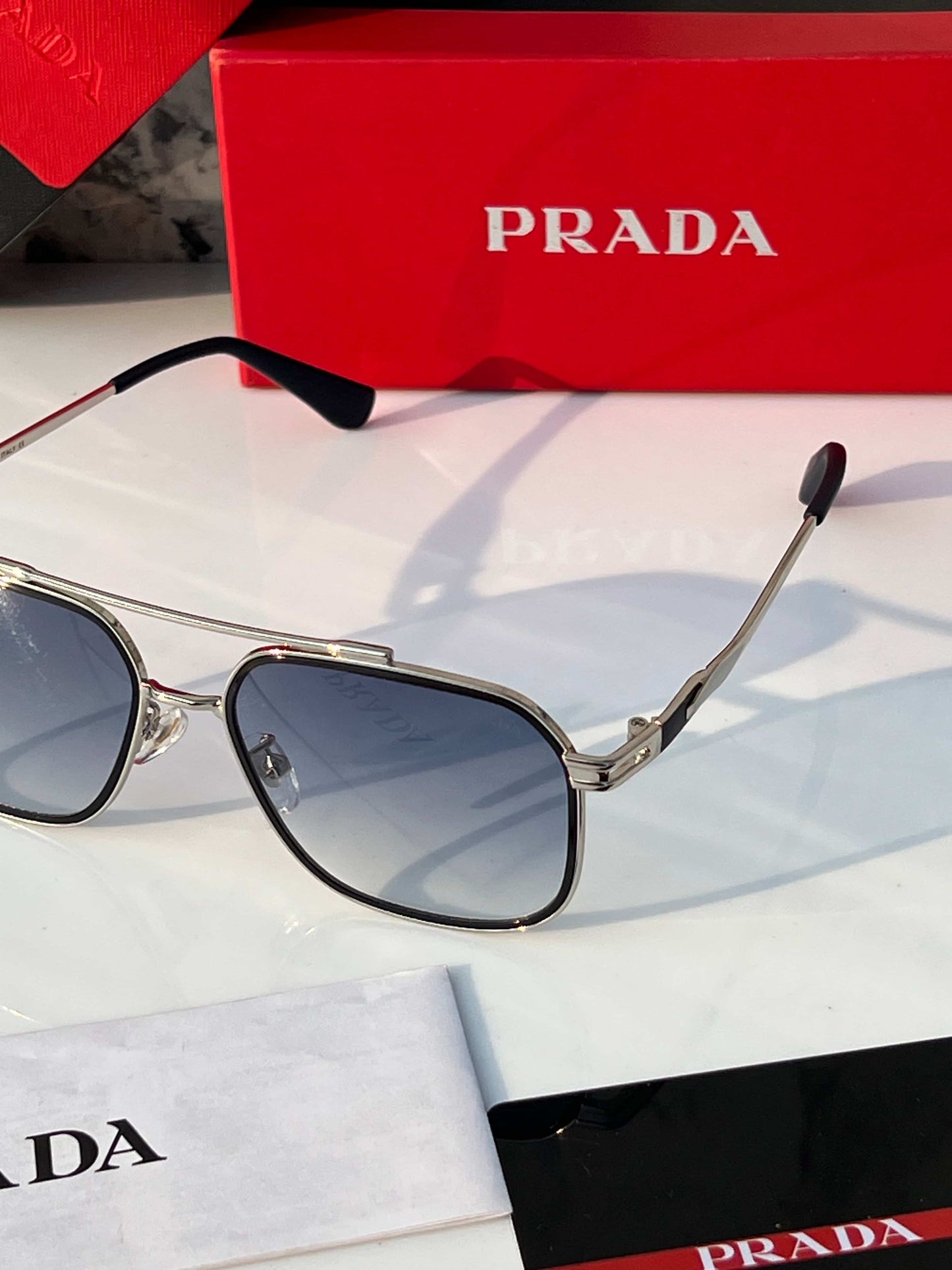 pR..ad4_2579_silver_blue