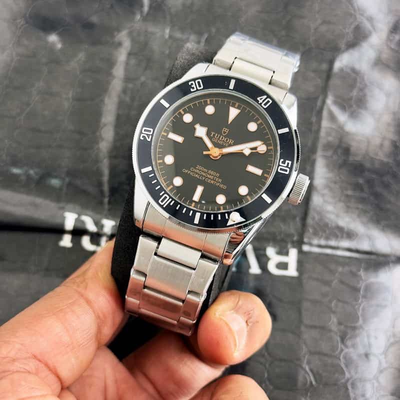 TUDOR BLACK BAY BLACK