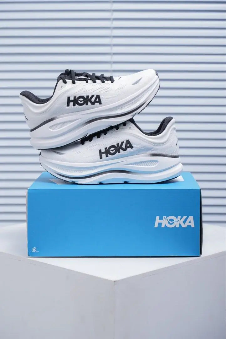 Hok_a Bondi 9 White Black Mens Shoes
