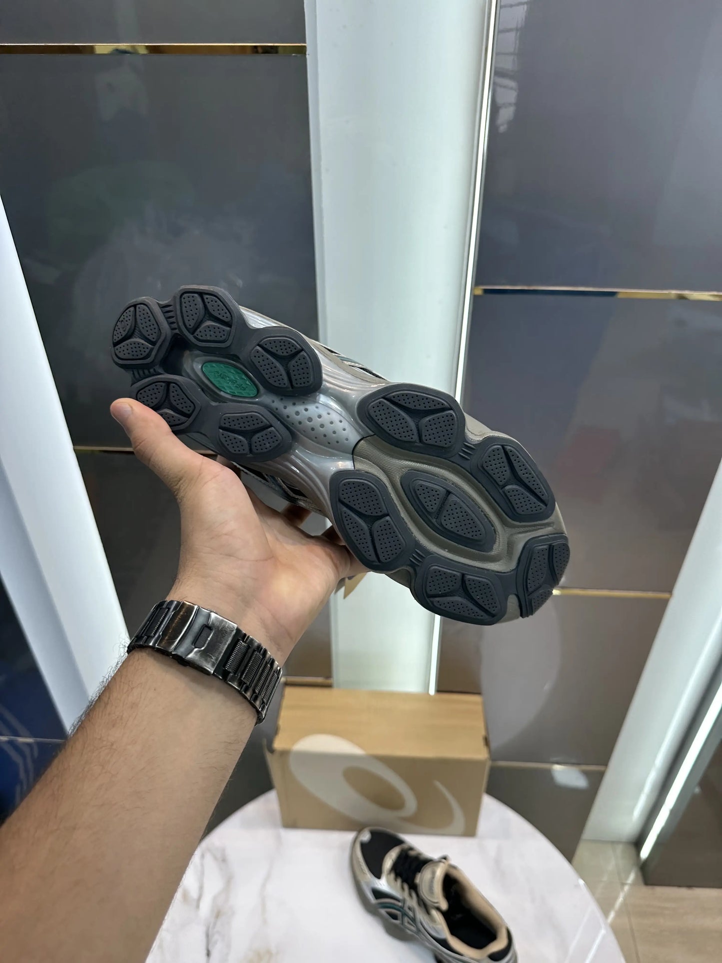 Asics_Gel Kinetic Fluent Black Dark Taupe Shoes