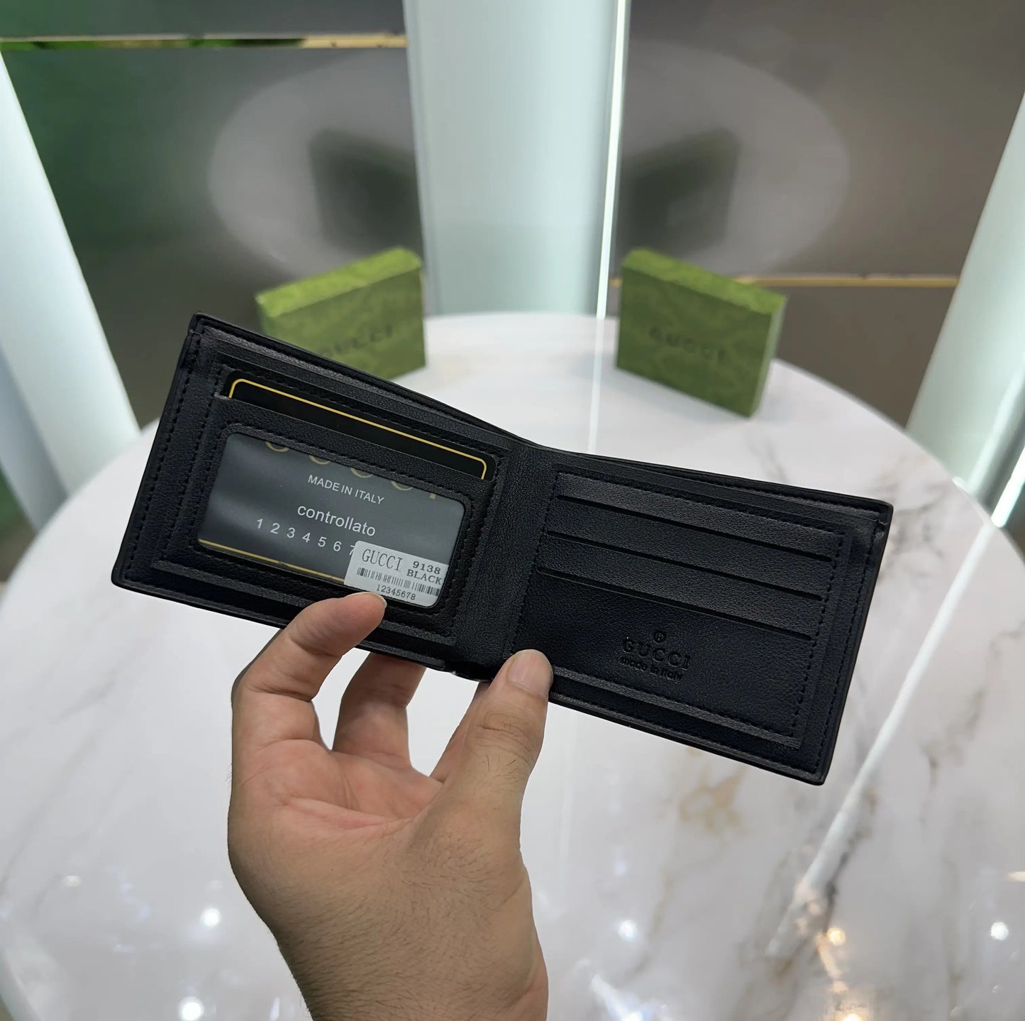 Gucc i Monogram Premium Wallet G122