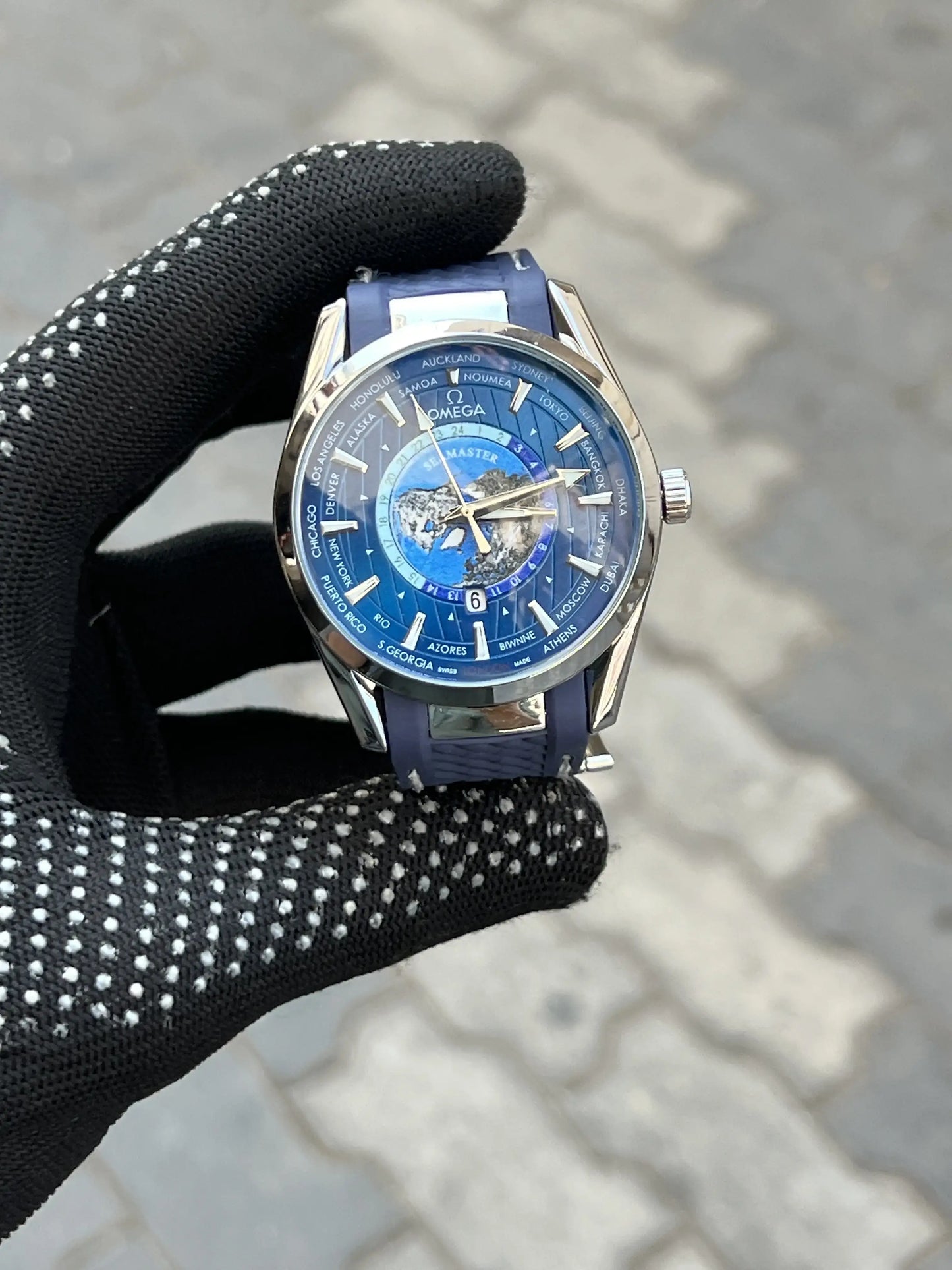 Omega Sea Master World Map Blue Back Open Quartz