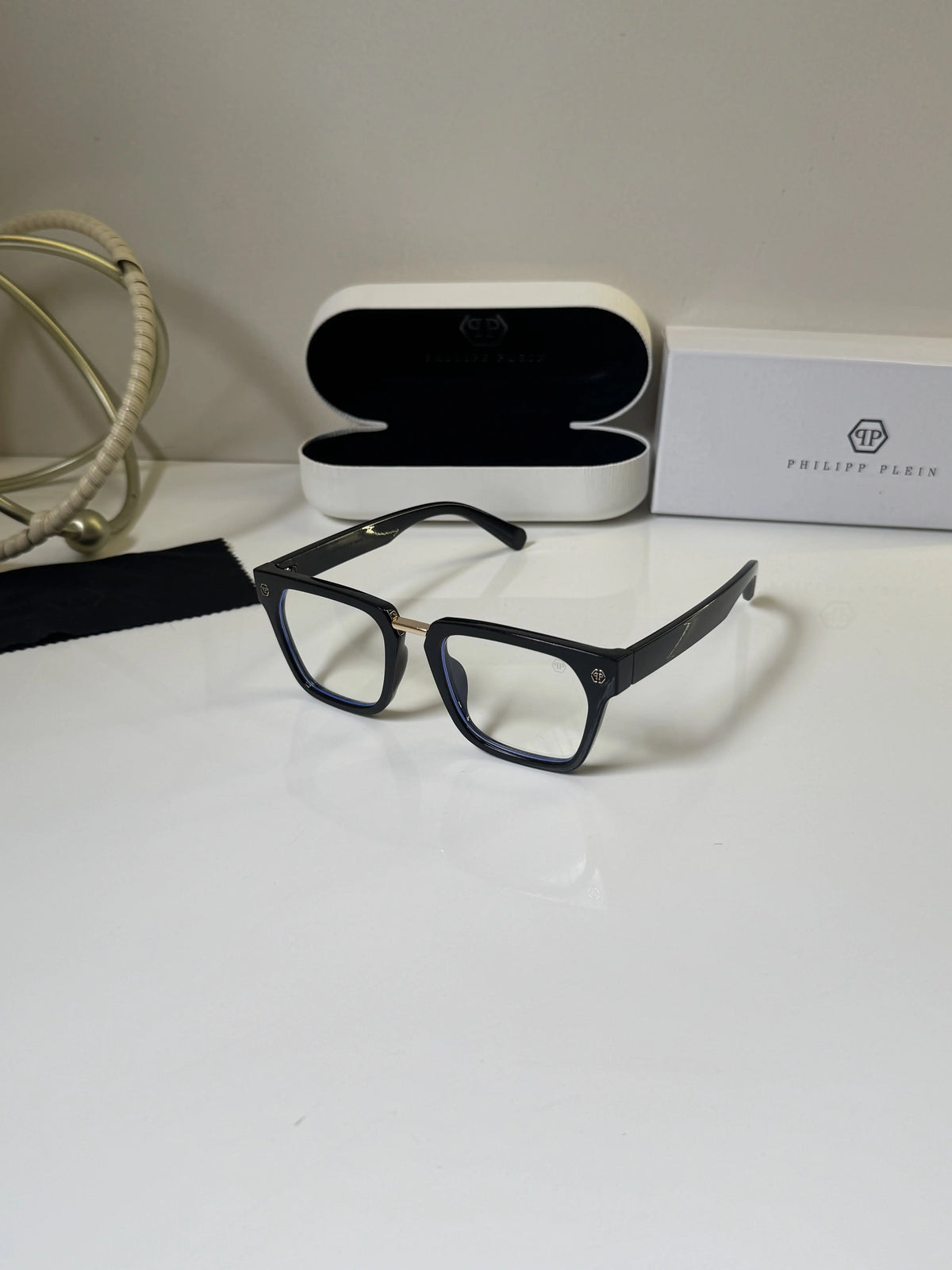 Philipp_Plein_359_Black_Frame