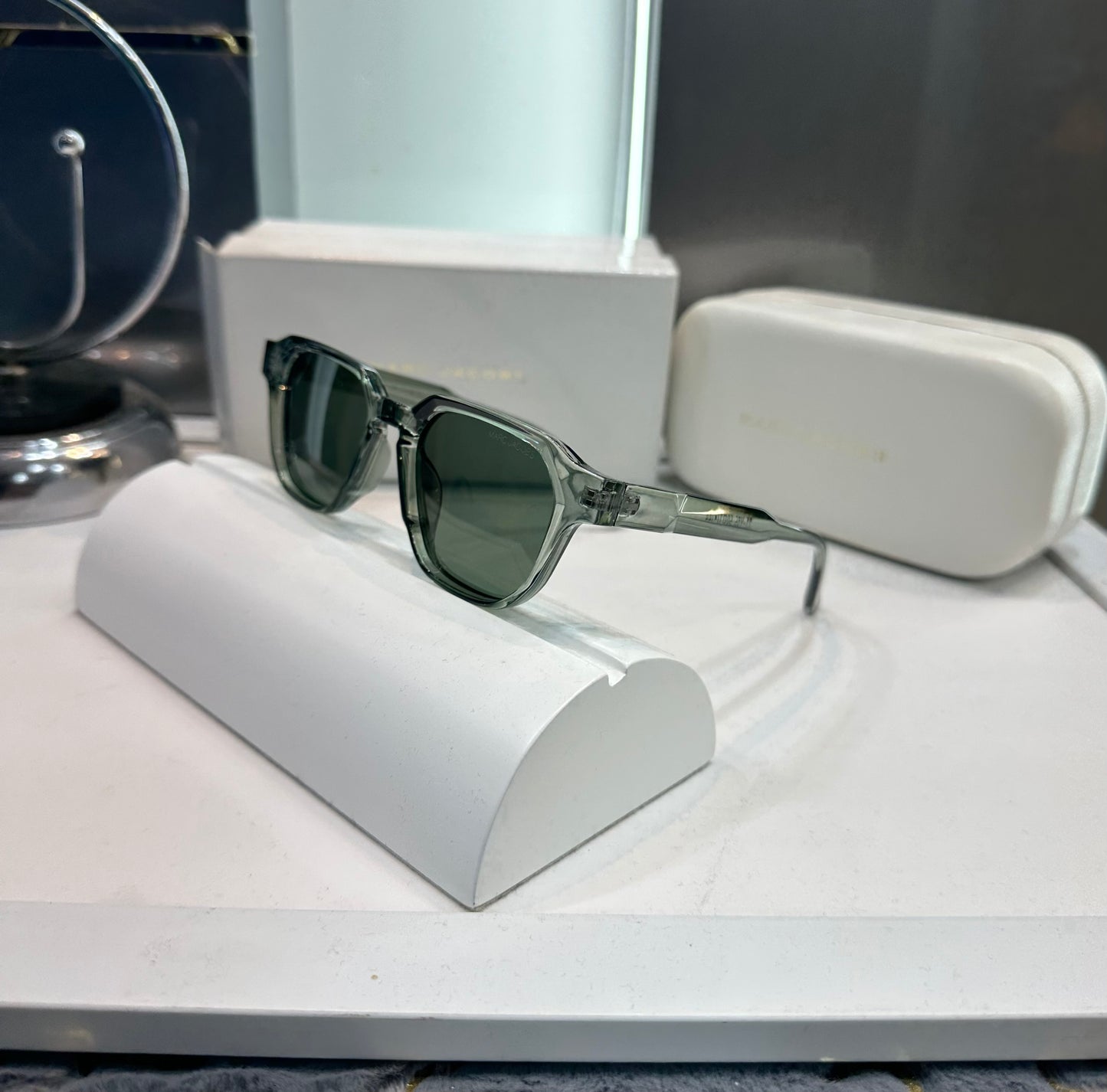 Marc Jacob Green Luxury Shade With Original Packing