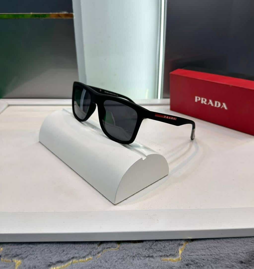 Prad a Milano All Black Lux!ury Shade 03