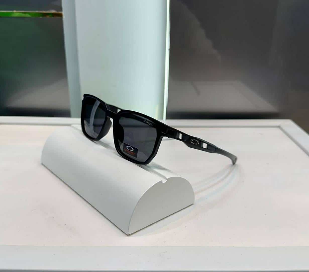 Oakle y All Black Luxury Shade 3385