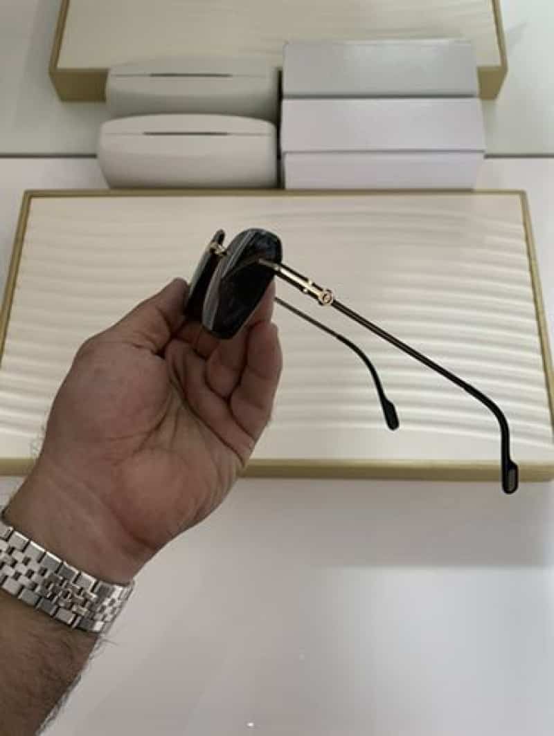 Cartier_501_gold_black