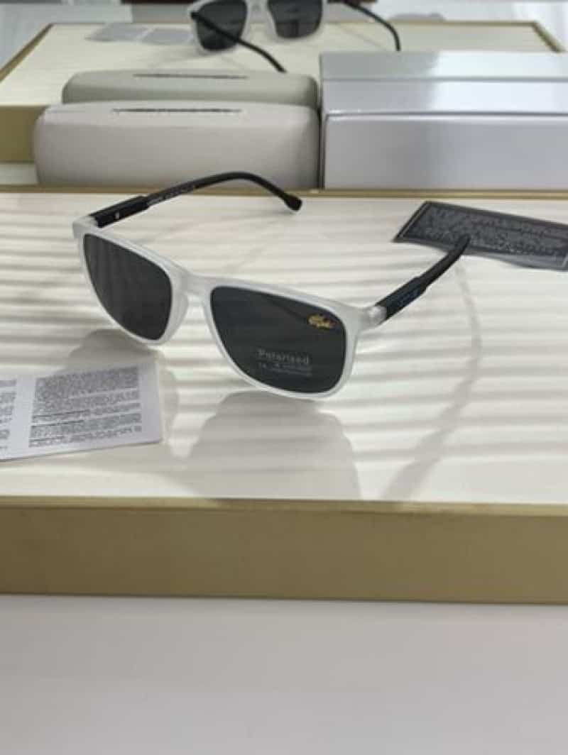 1001 white black