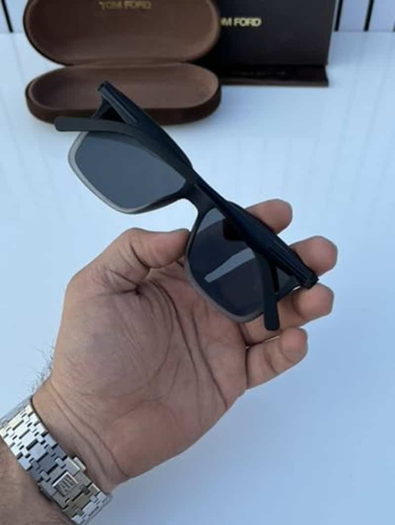 tomford 555 black white
