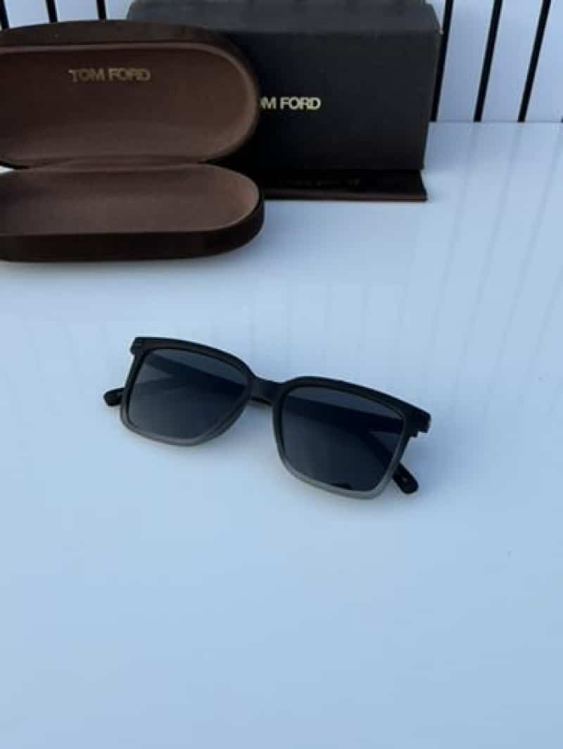 tomford 555 black white