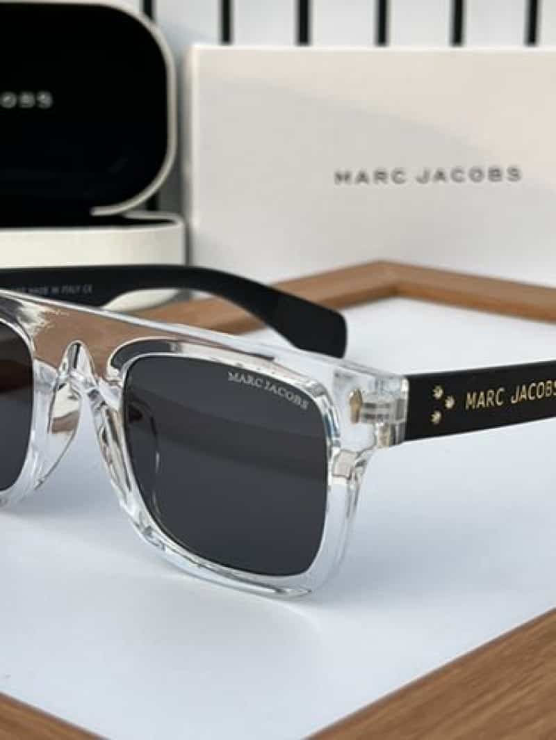 marc jacobs 32 white black