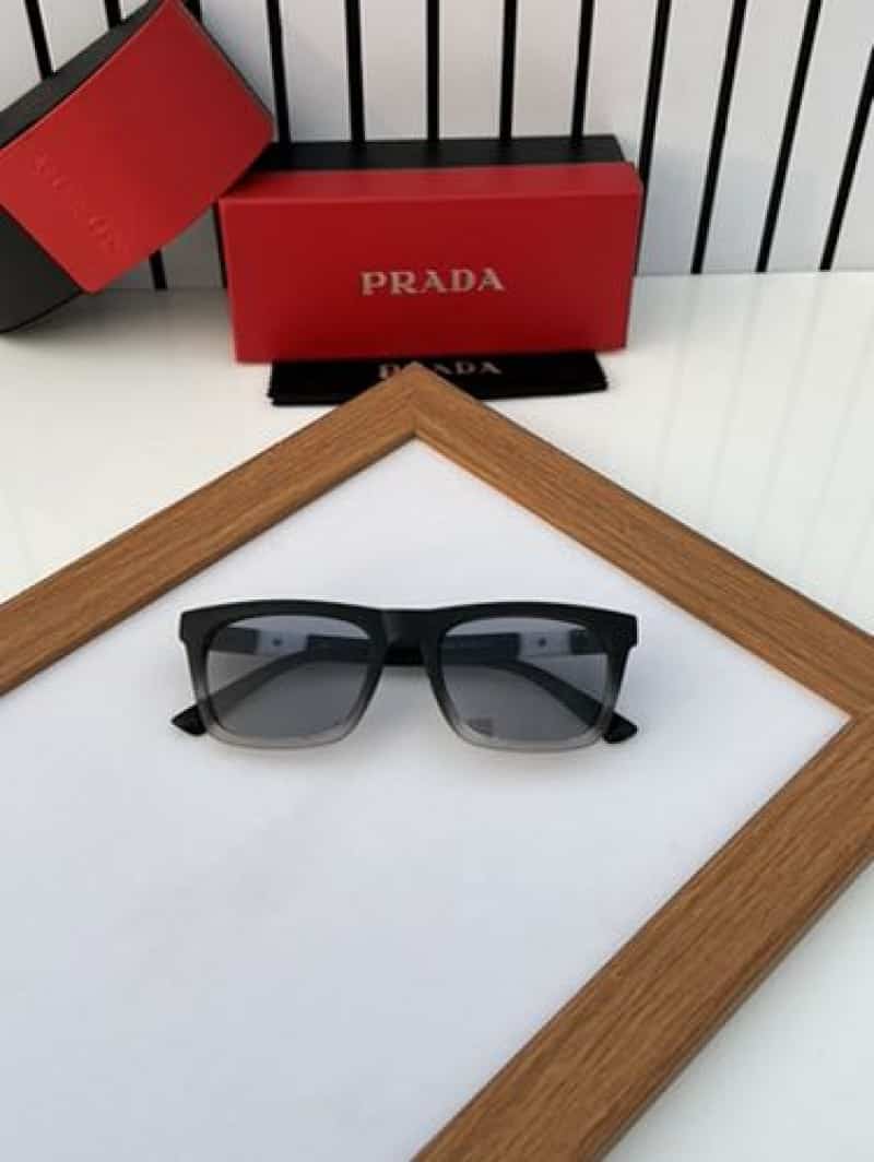 prada_603_black white