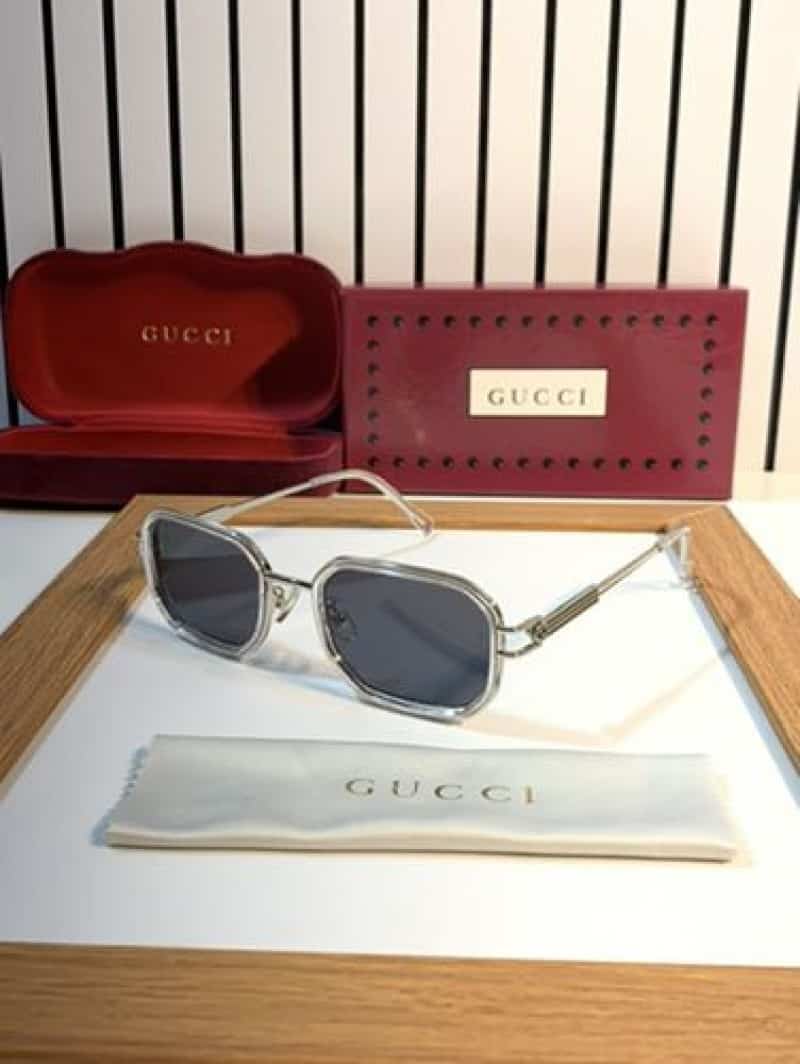 Gucci 06 white black