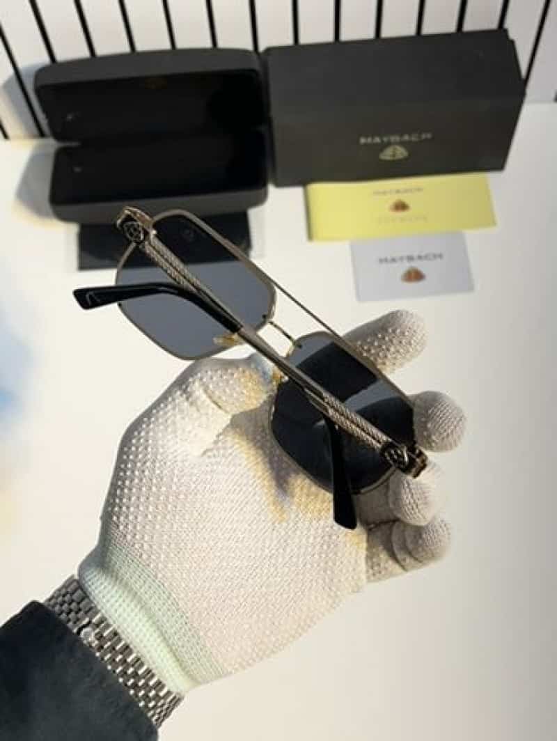 Maybach 119 gold black