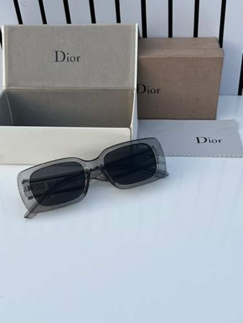Dior_branding grey