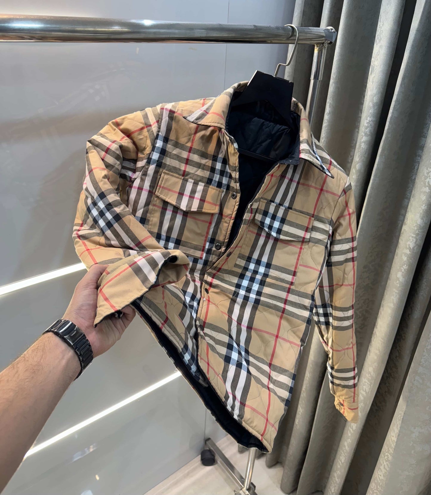 Burberr y Black Reversible Imported Puffer Jacket 2 in1