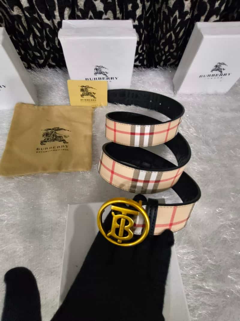 BURBERRY B52