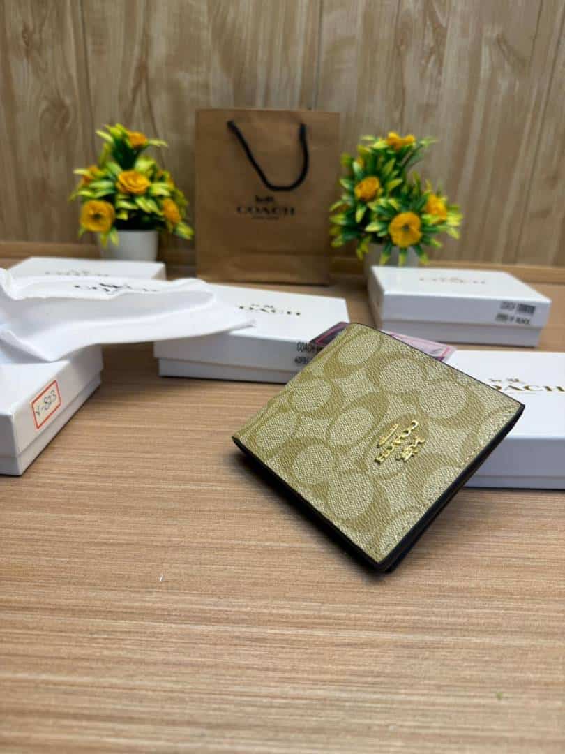 COACH_WALLET_V821