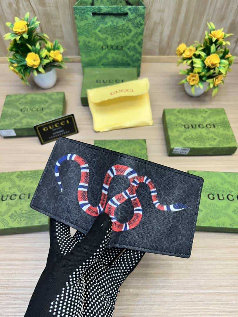 GUCCI_WALLET_V810