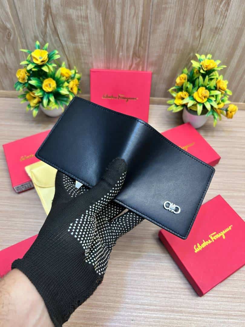 Salvatore_Ferragamo_WALLET_V808