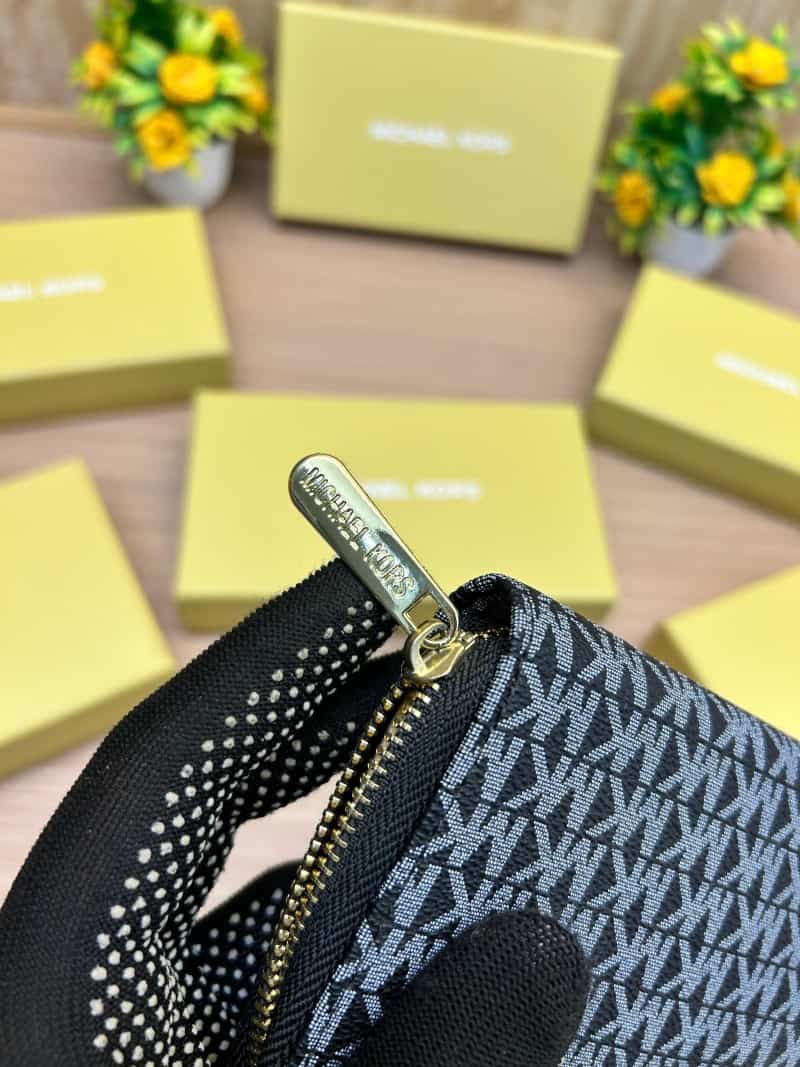 MICHAEL_KORS_LONG_WALLET_V735