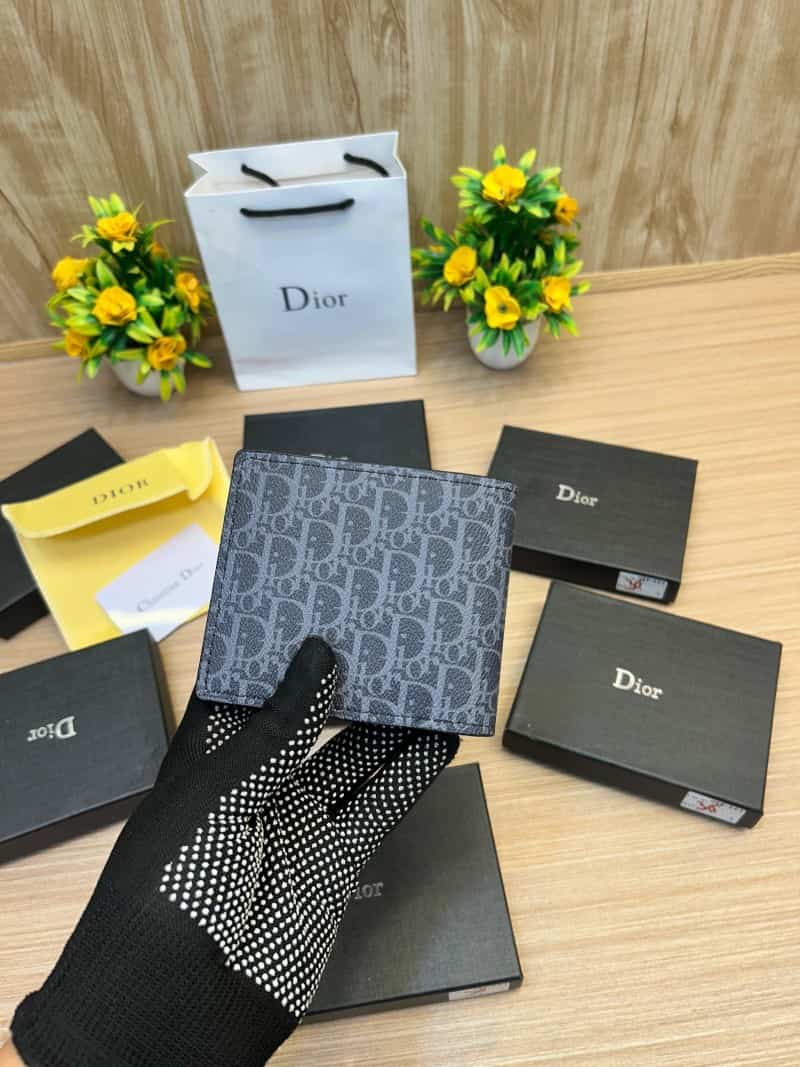 DIOR_WALLET_V718