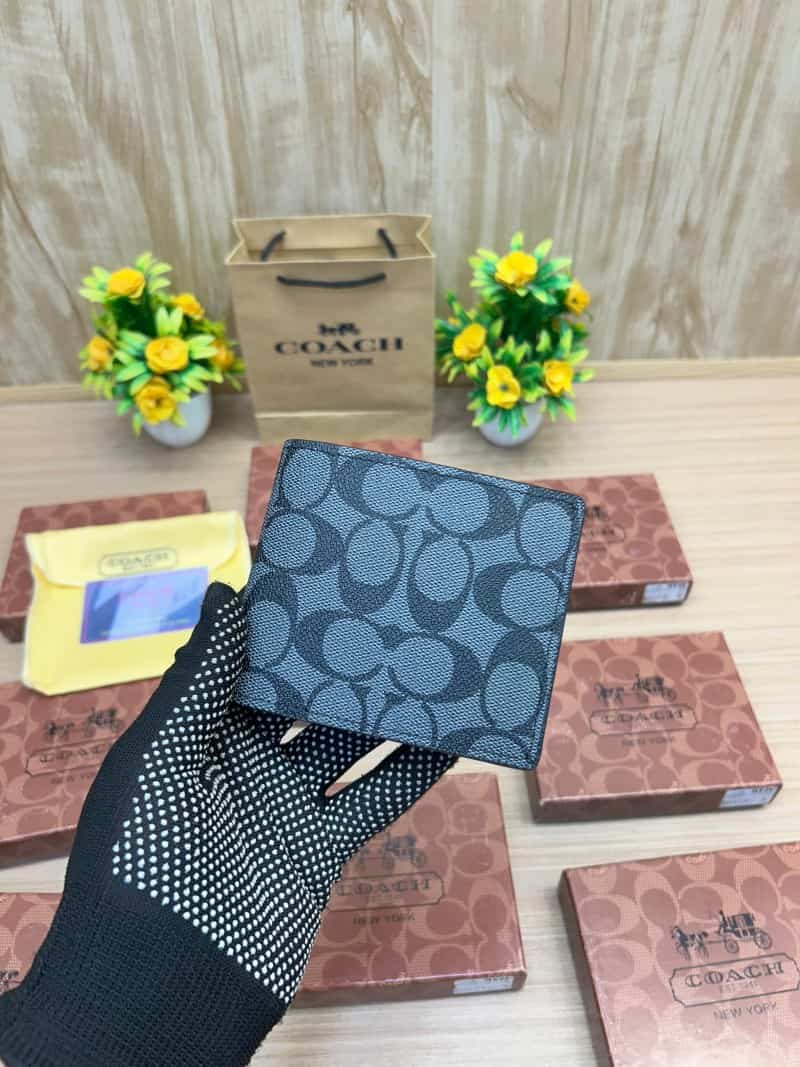 COACH_WALLET_V711