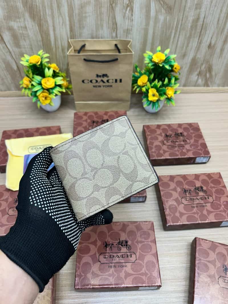COACH_WALLET_V710