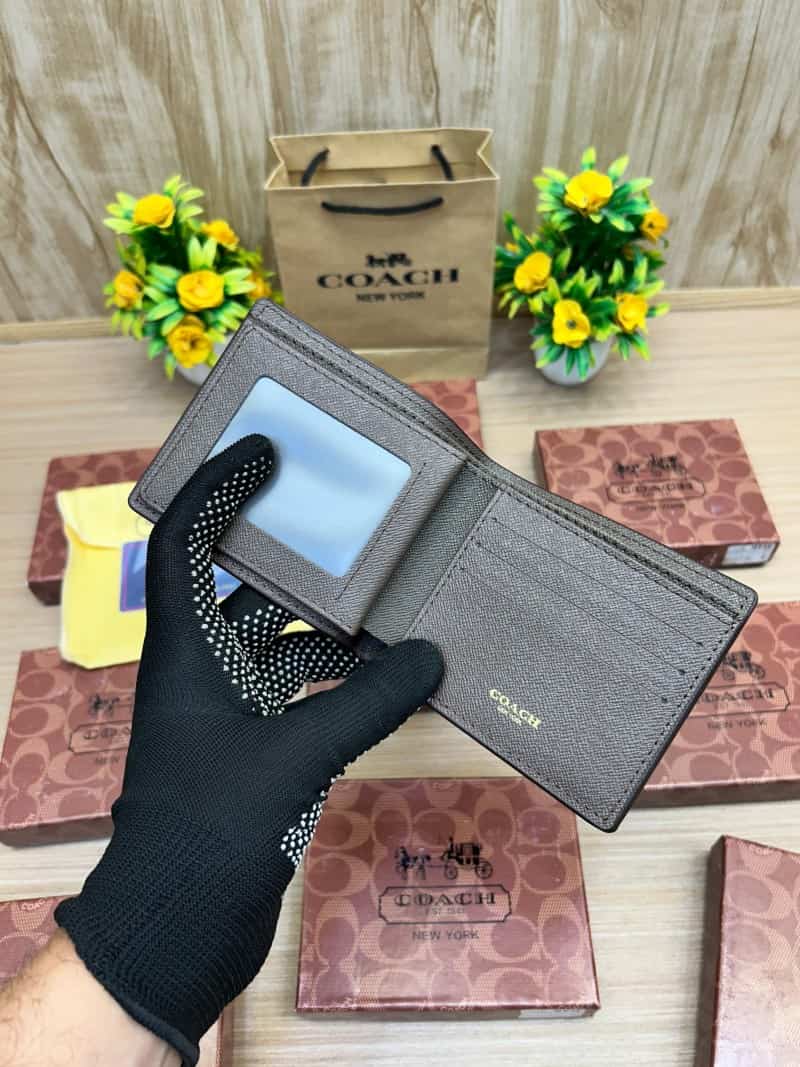 COACH_WALLET_V710