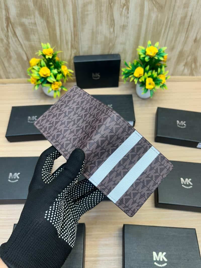 MICHAEL_KORS_Wallet_700