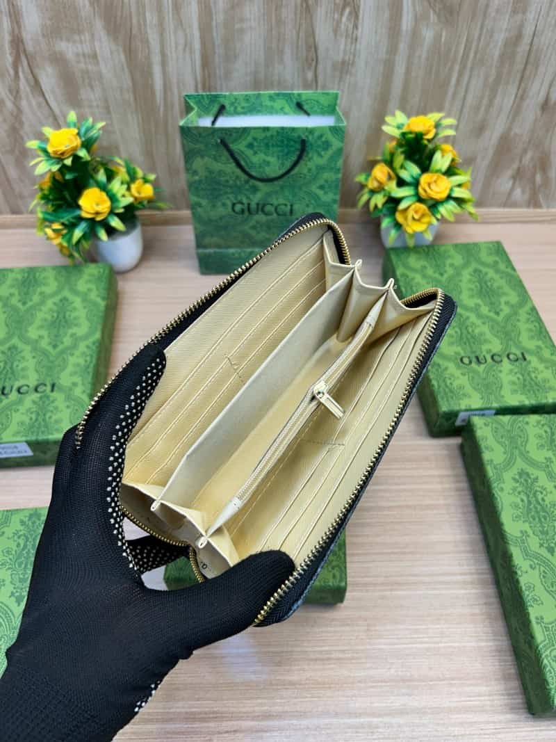 GUCCI_LONG_WALLET_V689