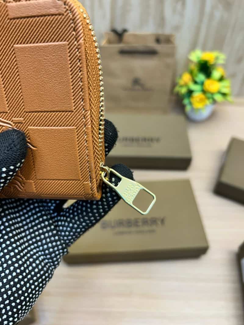 BURBERRY_LONG_WALLET_V685