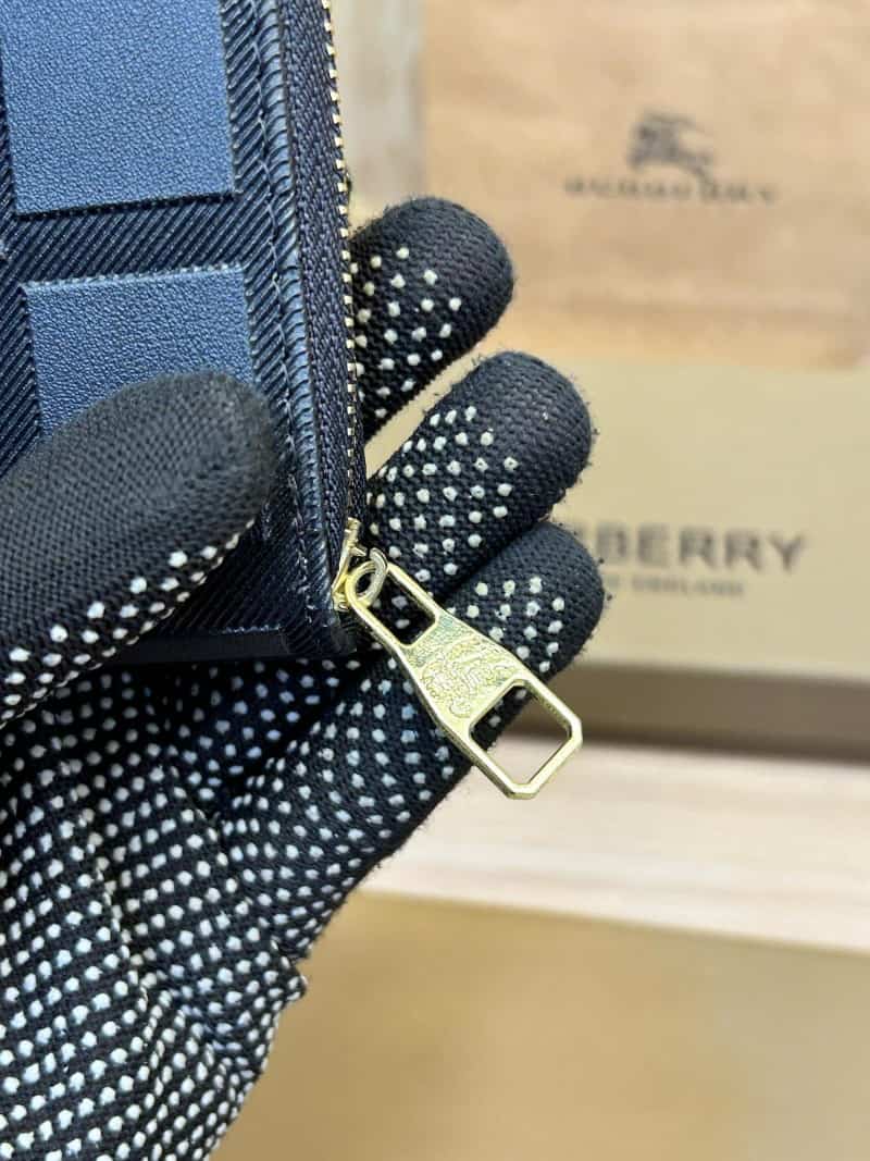 BURBERRY_LONG_WALLET_V683