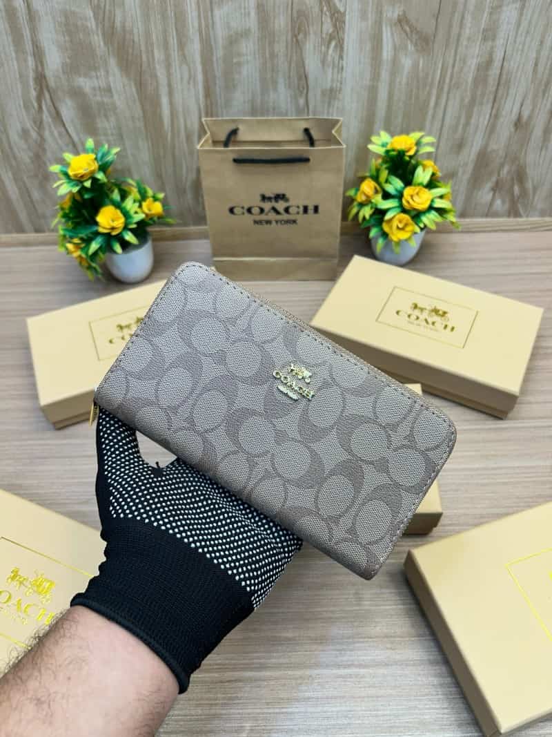 COACH_LONG_WALLET_V681