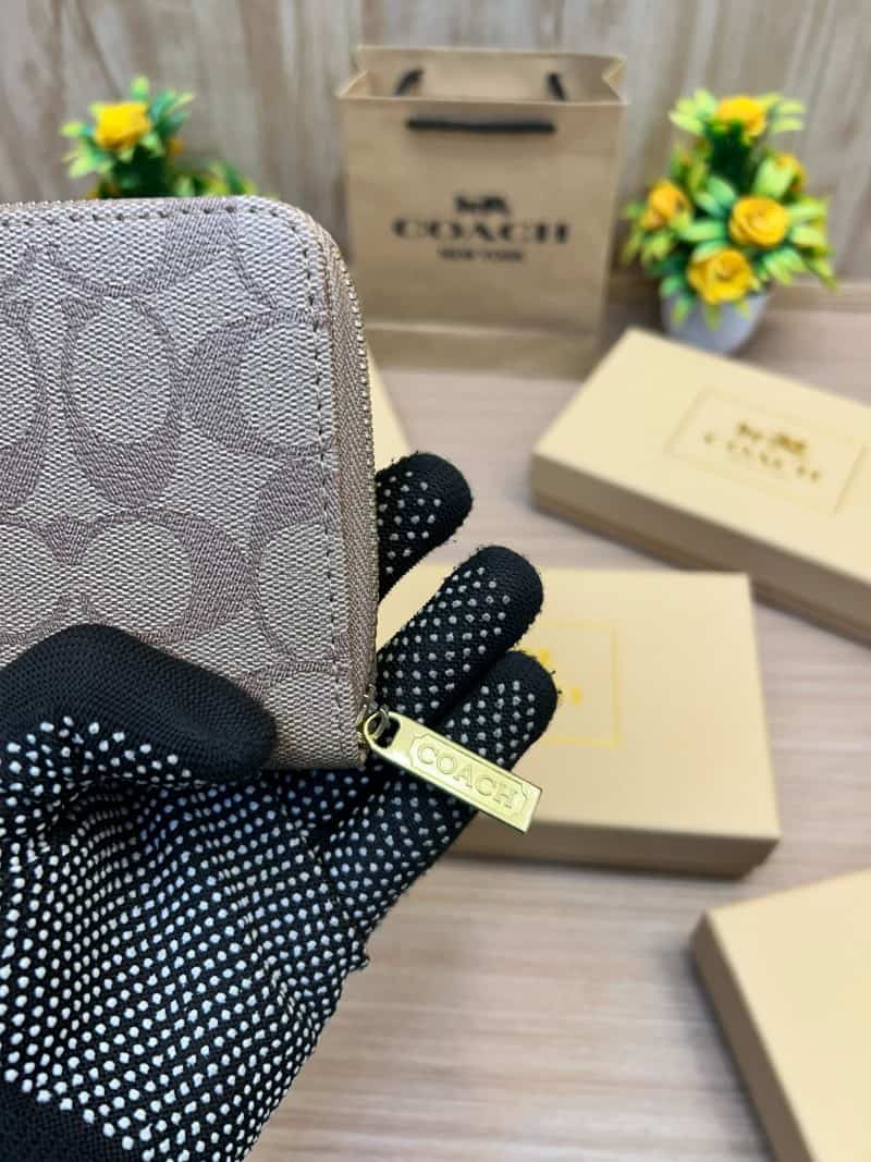 COACH_LONG_WALLET_V681