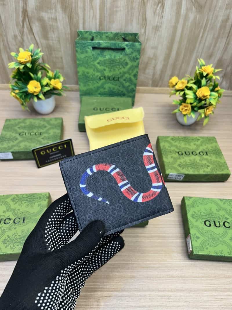 GUCCI_WALLET_V657