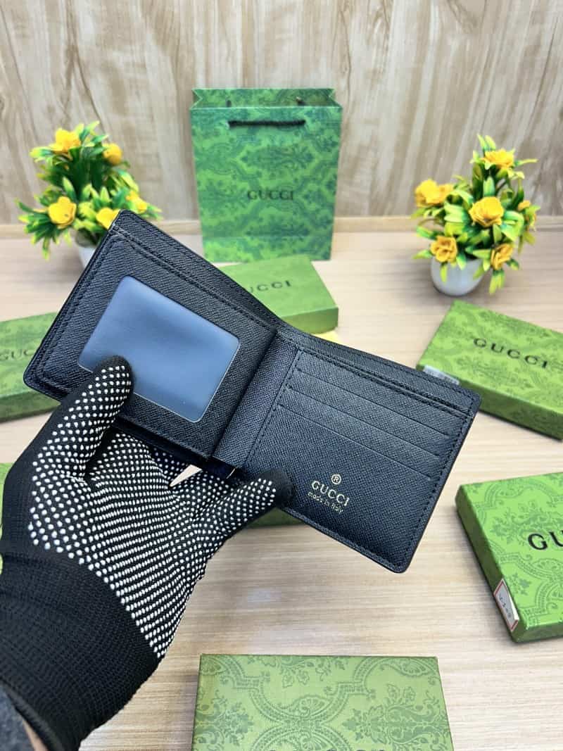 GUCCI_WALLET_V657