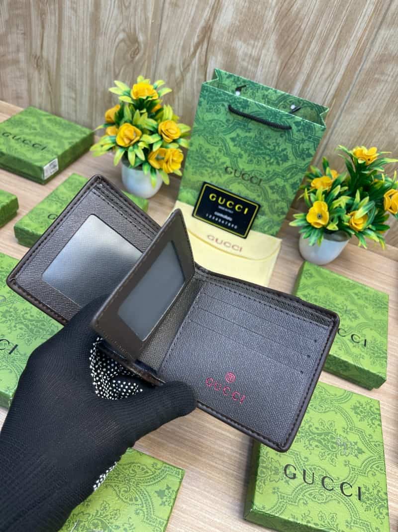 GUCCI_WALLET_V640