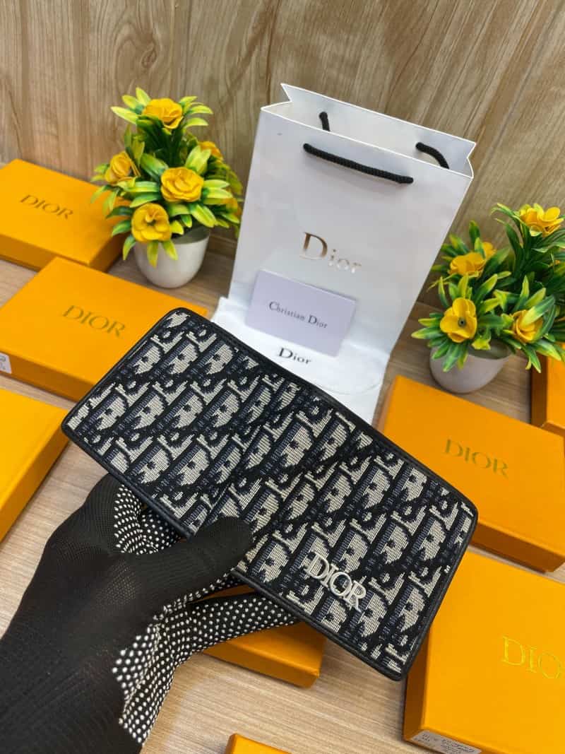 DIOR_WALLET_V637