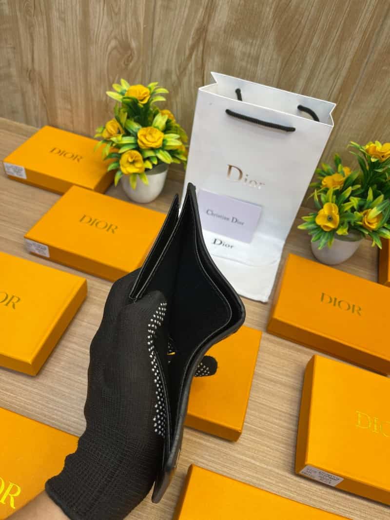 DIOR_WALLET_V637