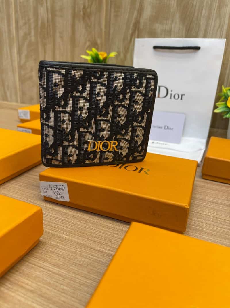 DIOR_WALLET_V637