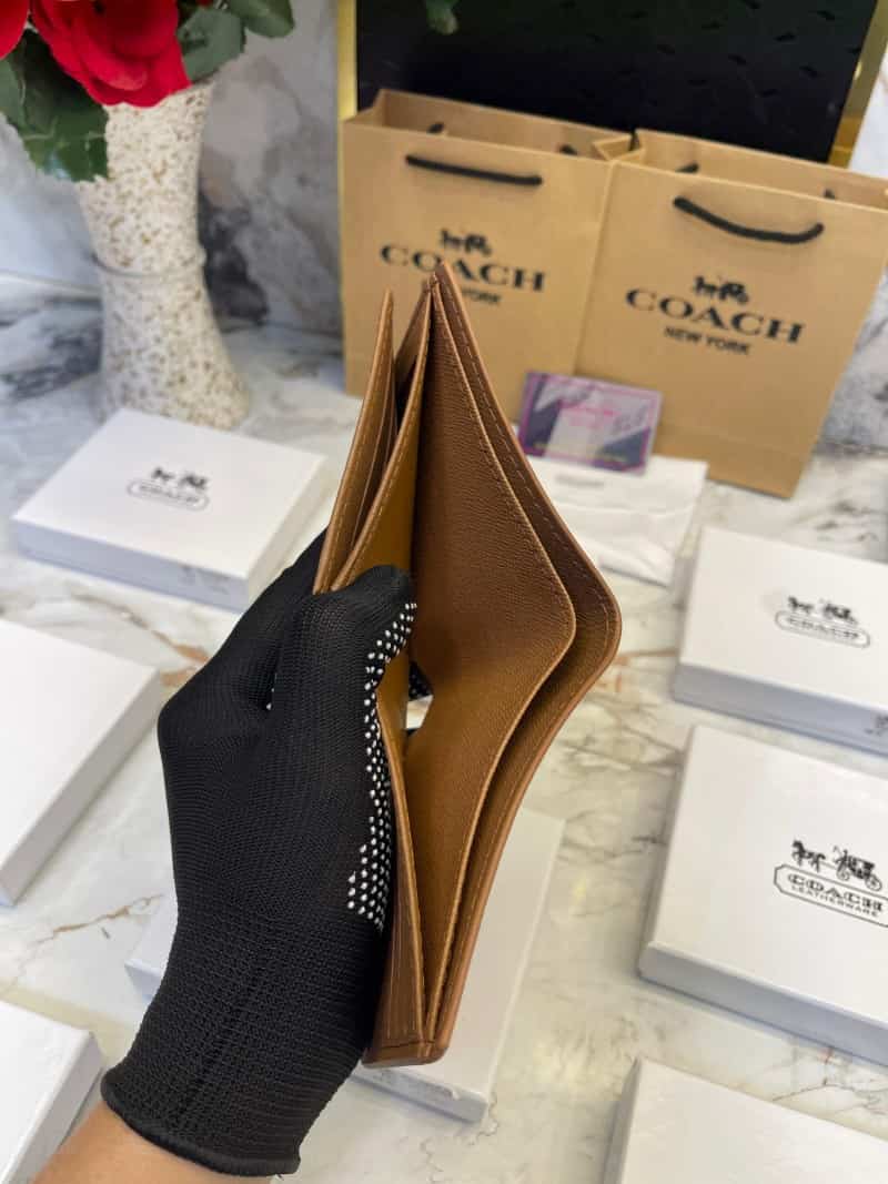 COACH_WALLET_V616