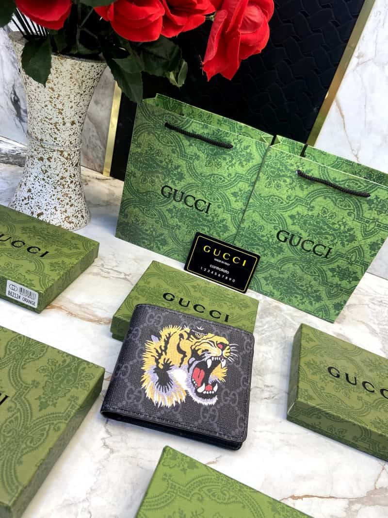 GUCCI_WALLET_V600