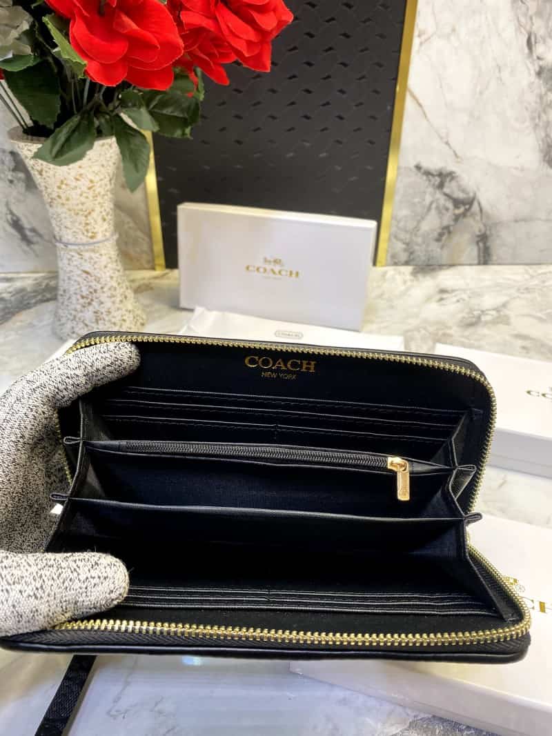 COACH_LONG_WALLET_V540
